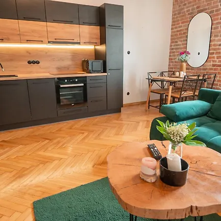 Heart Of The Old Wroclove Apartment